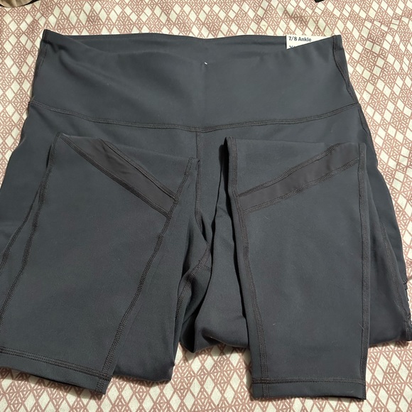 NWT Old Navy Leggings, ribbed knee 7/8 xl tall - Picture 2 of 4